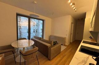 Wohnung mieten in Roscherstraße 16A, 10629 Charlottenburg, Helle, Neu Moeblierte 3-Zimmer Wohnung mit Balkon im 2. OG in Berlin-Charlottenburg