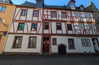 Haus kaufen in Zum Herrenberg 12, 56850 Enkirch, Historisches 8-Zimmer Reihenmittelhaus in Enkirch mit Garten