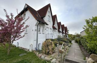 Reihenhaus kaufen in 23743 Grömitz, ++ EIN HAUS - ZWEI WOHNEINHEITEN ++ Charmantes Reihenhaus in ruhiger, grüner und strandnaher Lage!