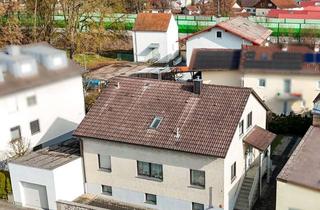 Haus kaufen in 94447 Plattling, Renovierungsbedürftiges Zweifamilienhaus mit Garage in zentraler Lage in Plattling zu verkaufen