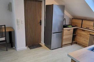 Wohnung mieten in Holtruper Straße 12, 28325 Bremen, Frisch sanierte 2-Zimmer-Dachgeschosswohnung in Bremen