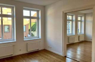Wohnung mieten in 23730 Neustadt, Charmante 3-Zimmer-Altbauwohnung im Herzen Neustadts