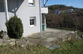 Wohnung mieten in Heßberstr. 12, 97618 Hollstadt, Helle 3-Zimmer-Terrassenwohnung mit Balkon in Hollstadt