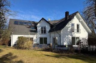 Villa kaufen in 14532 Kleinmachnow, Einfamilienhaus-Villa mit Einlieger-Wohnung - Doppelgarage - 1.250 m² Süd-Grundstück-zentrale Lage