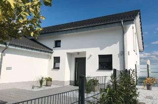 Einfamilienhaus kaufen in 53577 Neustadt, Neustadt (Wied) - Traumhaus, Traumaussicht, TOP modern, PV Wärmepumpe