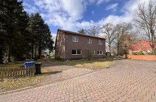 Haus kaufen in 29393 Groß Oesingen, Groß Oesingen - Großes Mehrgenerationenhaus mit 2.176 m² Grundstück und 4 Garagen