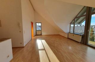Wohnung mieten in Lindenstraße, 93098 Mintraching, Wunderschöne 2,5-Zimmer-DG-Wohnung mit sonnigem Balkon, EBK und Garage in Mintraching-Scheuer