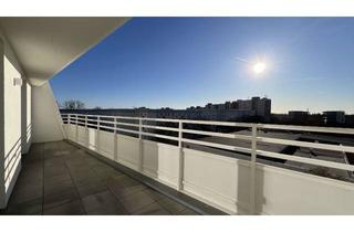 Wohnung mieten in Teterower Ring 47, 12619 Kaulsdorf, Großer West-Balkon mit unverbautem Blick.