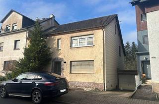 Haus kaufen in 66346 Püttlingen, Großzügiges Zweifamilienhaus in zentraler Lage von Püttlingen