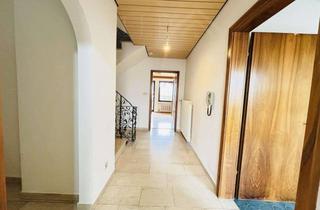 Haus kaufen in 84066 Mallersdorf-Pfaffenberg, Top Angebot - Modernisiertes Zuhause mit Garten, Balkon und Garage