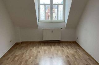 Wohnung mieten in Altenburger Straße, 04626 Schmölln, Gemütliche, sonnige 2-Zimmer-Dachgeschosswohnung mit Einbauküche und Dachterrasse