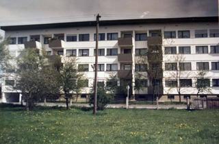 Wohnung mieten in 82362 Weilheim, Gepflegte 3-Zimmer-Wohnung mit Balkon im 3. OG in Weilheim i.OB