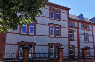 Wohnung mieten in Goebenstraße, 24534 Innenstadt, Helle 3-Zimmer-Altbauwohnung im 1. OG in Neumünster