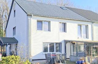 Doppelhaushälfte kaufen in Bocksberg, 24649 Fuhlendorf, Doppelhaushälfte mit zwei Wohnungen auf großem Grundstück