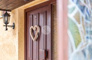 Doppelhaushälfte kaufen in 79111 Freiburg, Attraktives Zweifamilienhaus in ruhiger & familienfreundlicher Lage von Freiburg-St. Georgen