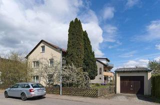 Einfamilienhaus kaufen in 71083 Herrenberg, Herrenberg - Einfamilienhaus mit Garage und Carport beim Klinikum.