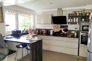 Wohnung kaufen in 53123 Duisdorf, Bezugsfreie 4-Zimmer-Eigentumswohnung mit Loggia und idealer Raumaufteilung – modernisiert 2013