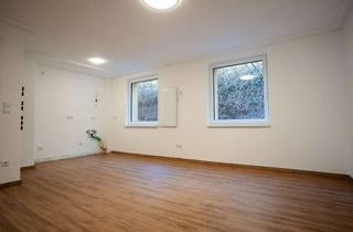 Wohnung kaufen in 78713 Schramberg, 2026 modernisierte 4-Zimmer-Wohnung (ca. 62 m²) mit Keller & Bühne in Schramberg