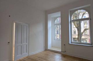 Wohnung mieten in Adalbertsteinweg 179, 52066 Aachen, Saniertes Altbaujuwel mit Stuck, Dielen und Erker – 2ZKB im Viktoriaviertel