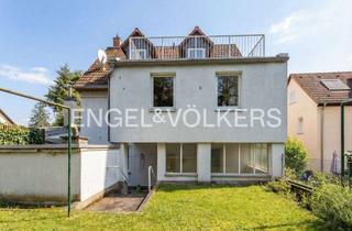 Haus kaufen in Alt-Eschersheim, 60433 Eschersheim, Gepflegtes Stadthaus mit Garten und Dachterrasse in ruhiger Lage von Alt-Eschersheim