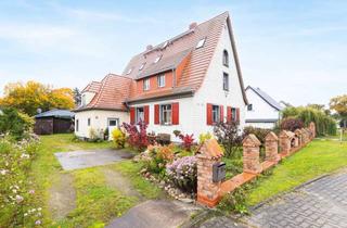 Haus kaufen in 15345 Altlandsberg, Mit Keller, zwei Einbauküchen, Kamin, großem Nebengebäude usw.: Ein-/Zweifamilienhaus in Gielsdorf