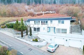 Haus kaufen in 89601 Schelklingen, Massiv gebautes Wohnhaus mit Einliegerwohnung, Kamin und Waldrandlage