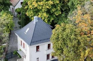 Einfamilienhaus kaufen in 95233 Helmbrechts, Charmantes Einfamilienhaus mit separatem Hinterhaus in erstklassiger zentraler Lage.