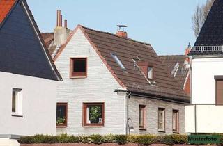 Einfamilienhaus kaufen in Oberwürzbacher Straße xxxx, 66399 Mandelbachtal, Einfamilienhaus nebst Garage