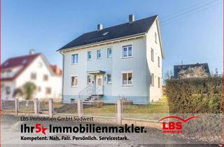 Haus kaufen in 78667 Villingendorf, Großzügiges Zweifamilienhaus mit Garten, Terrasse und 3 Garagen