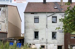 Anlageobjekt in 66450 Bexbach, Renovierungsbedürftiges geräumiges Wohnhaus mit Garten