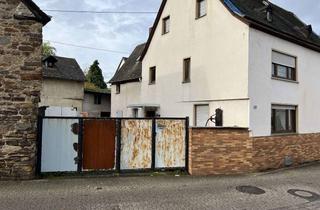 Grundstück zu kaufen in Kaiser-Otto-Straße 28, 56070 Kesselheim, Baugrundstück mit abbruchreifen Bauernhof