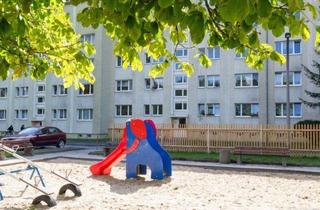 Wohnung mieten in Erich-Weinert-Straße 27, 07629 Hermsdorf, Familienfreundliche Wohnung mit Spielplatz vorm Haus