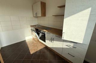 Wohnung mieten in Straße Usti Nad Labem 33, 09119 Chemnitz, Mit Aufzug ins 10. OG - zwei Bäder mit Dusche + EBK *** - Viel Platz für ALLE!!