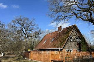 Wohnung kaufen in 22869 Schenefeld, Individuelle 2,5 Zimmer ETW mit Kamin und Saunaim Zweifamilienhaus