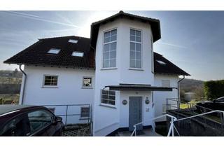 Wohnung kaufen in 61279 Grävenwiesbach, Renovierte 4-Zimmer-Wohnung mit Balkon und Außenstellplatz in Grävenwiesbach