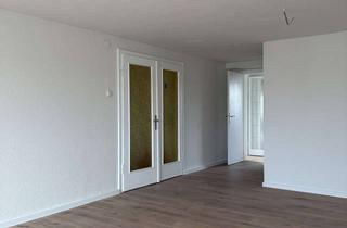 Wohnung mieten in Ebertstraße, 45879 Altstadt, Großzügige helle 2-Zimmer-DG-Wohnung - Vollständig renoviert in 2026