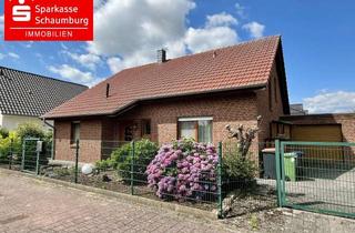 Einfamilienhaus kaufen in 31698 Lindhorst, Modernes Einfamilienhaus mit ELW in ruhiger Lage
