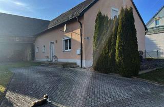 Haus kaufen in Kargerberg, 93356 Teugn, Haus mit erheblichen Sanierungsbedarf !