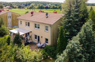 Villa kaufen in 15345 Prötzel, Am Feld! Mit Keller, Einbauküche, zwei Bädern, Pool u.v.m.: Stadtvilla-Doppelhaushälfte in Prötzel