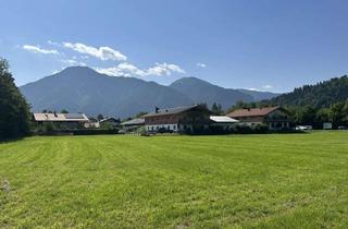 Grundstück zu kaufen in 83700 Rottach-Egern, Baugrundstück für EFH oder 2 DHH in bester Lage in Weißach