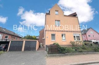 Mehrfamilienhaus kaufen in 24148 Kiel, Mehrfamilienhaus mit viel Potenzial unweit von der Schwentine !2 Wohnungen aktuell frei!
