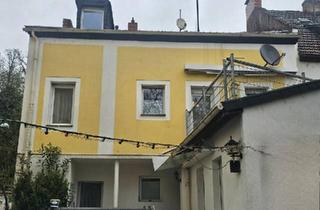 Mehrfamilienhaus kaufen in 66130 Saarbrücken, Saarbrücken - Haus mit 6 Wohneinheiten, 2 Terrassen und Keller