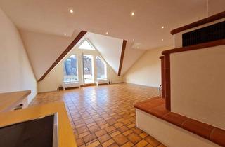 Wohnung kaufen in 42555 Velbert, Charmante Dachgeschosswohnung mit Balkon und ausgebautem Spitzboden