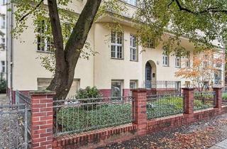 Wohnung kaufen in 12161 Friedenau, Denkmalschutz: 3-Zimmer-Altbauwohnung mit flexiblem Nutzungspotenzial in Berlin-Friedenau