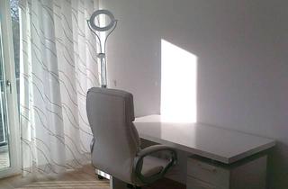 Wohnung mieten in Äußere Brucker Straße 163, 91058 Bruck, Stilvolle, neuwertige 1-Zimmer-Wohnung mit Balkon und Einbauküche in Erlangen-Bruck