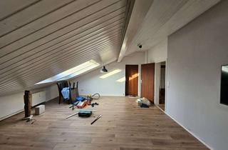 Wohnung mieten in 72108 Rottenburg, Schöne und sanierte 3-Raum-DG-Wohnung in Rottenburg am Neckar