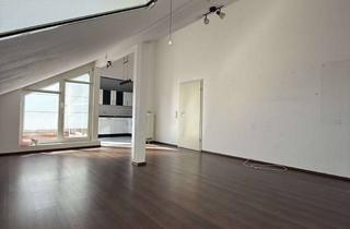 Wohnung mieten in Zum Wiegele 23, 74865 Neckarzimmern, Lichtdurchflutete 2-Zimmer-Dachgeschosswohnung mit Terrasse, Einbauküche & Stellplatz ☀️