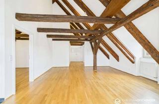 Wohnung mieten in 93057 Konradsiedlung-Wutzlhofen, Außergewöhnliche Dachgeschosswohnung in denkmalgeschütztem Bauernhof – hochwertig saniert, sofort be