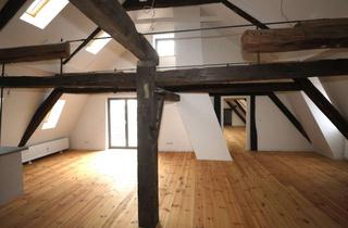 Wohnung mieten in Markt 27/28, 18273 Güstrow, Beeindruckende 4-Zimmer-Wohnung, exklusive Ausstattung, Balkon mit Schlossblick