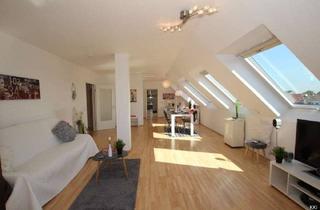 Lofts mieten in 47799 Cracau, Loft-Gefühl unterm Dach: 2-Zimmer mit Sonnenbalkon & TG – Aufzug inklusive